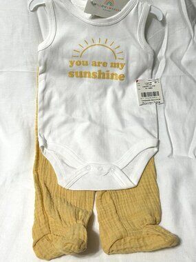 6-9 Month Willow + Whimsy Yellow Sunshine bodysuit and footed pant set NEW NWT